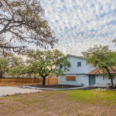 Luxurious Home With Hot Tub & Tree Deck By 6Flags San Antonio Exterior photo